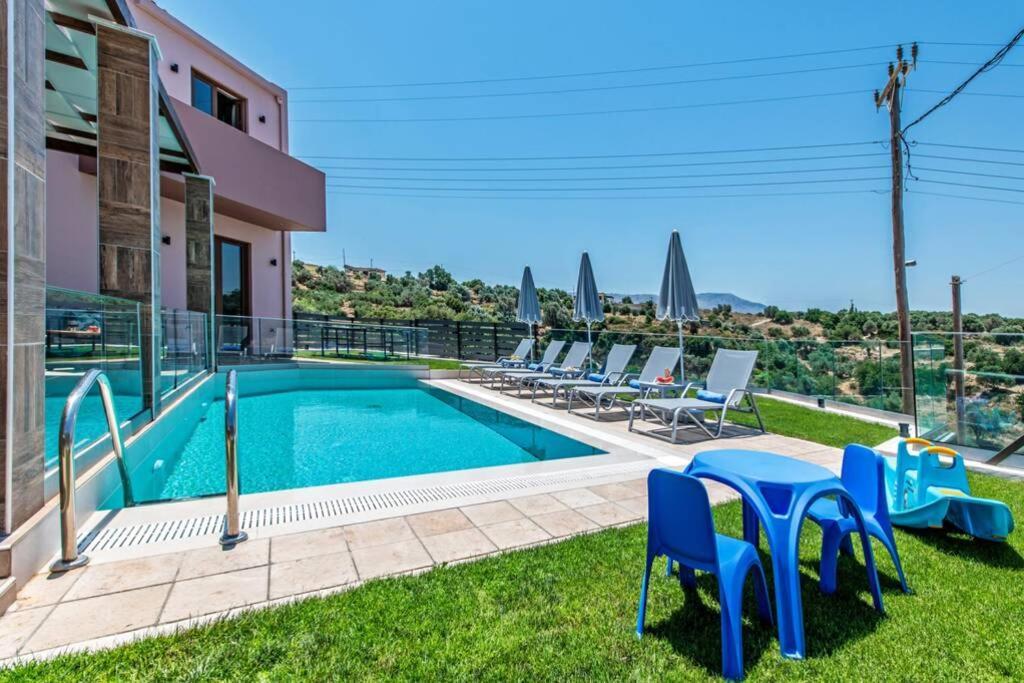 Villa Anthi, A Modern Villa With Salted Water Pool,Hot Tub & Bbq! Rethymno Exteriér fotografie