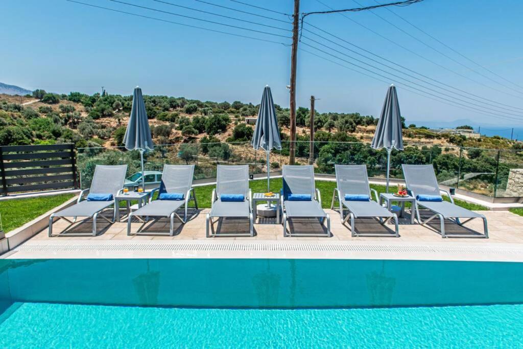 Villa Anthi, A Modern Villa With Salted Water Pool,Hot Tub & Bbq! Rethymno Exteriér fotografie