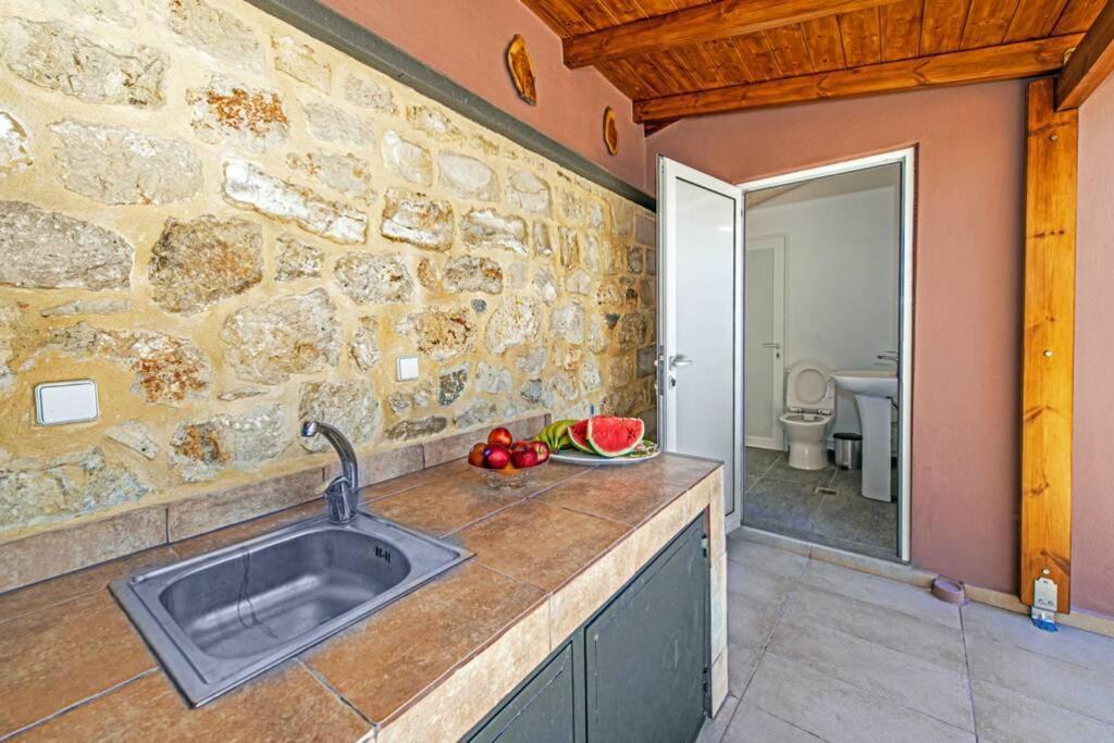 Villa Anthi, A Modern Villa With Salted Water Pool,Hot Tub & Bbq! Rethymno Exteriér fotografie