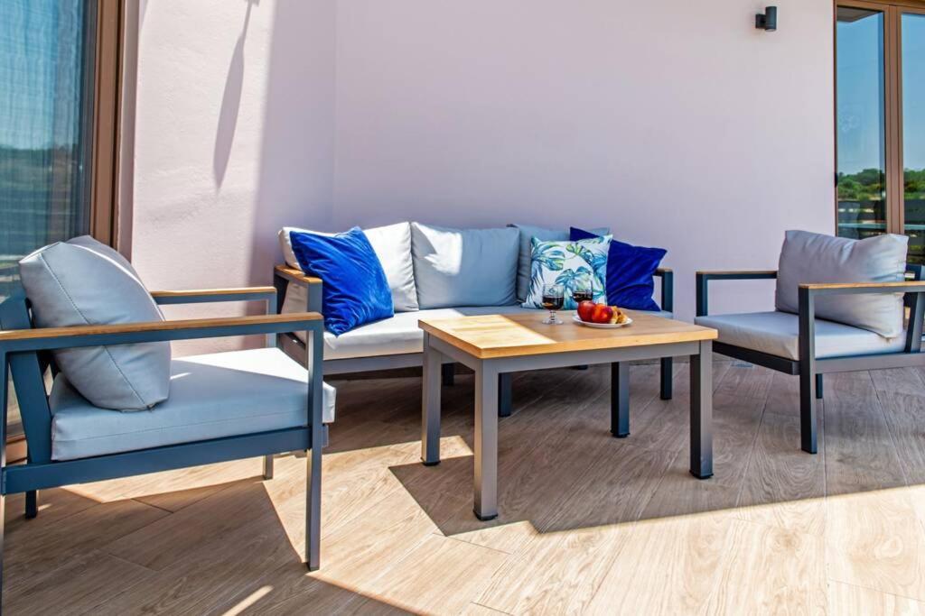 Villa Anthi, A Modern Villa With Salted Water Pool,Hot Tub & Bbq! Rethymno Exteriér fotografie