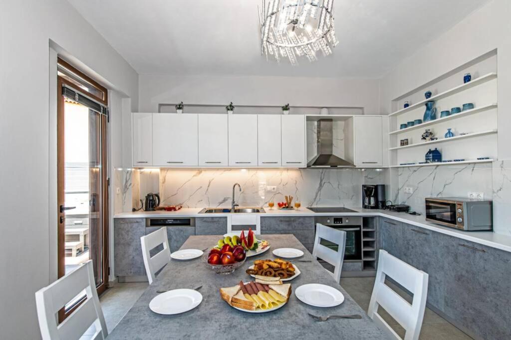 Villa Anthi, A Modern Villa With Salted Water Pool,Hot Tub & Bbq! Rethymno Exteriér fotografie