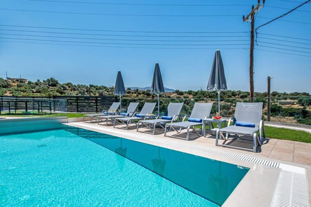 Villa Anthi, A Modern Villa With Salted Water Pool,Hot Tub & Bbq! Rethymno Exteriér fotografie